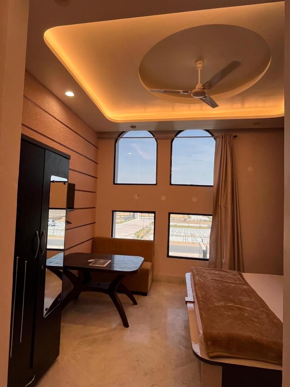 Hotel Ap Suratgarh 외부 사진